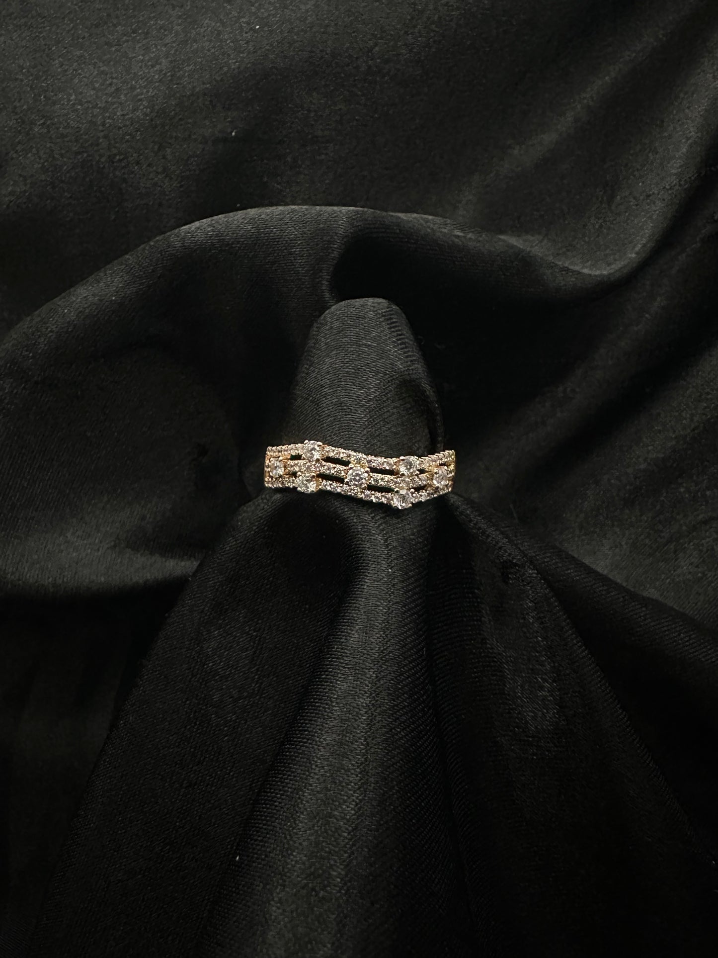 Wavy Diamond Ring