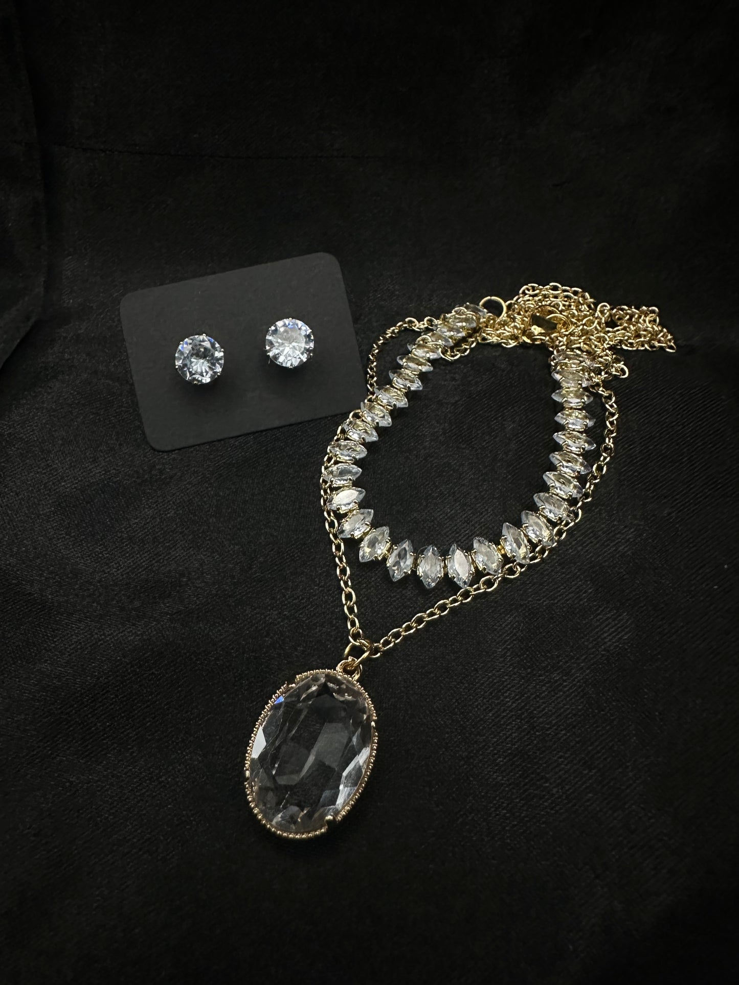 White Oval Diamond Set